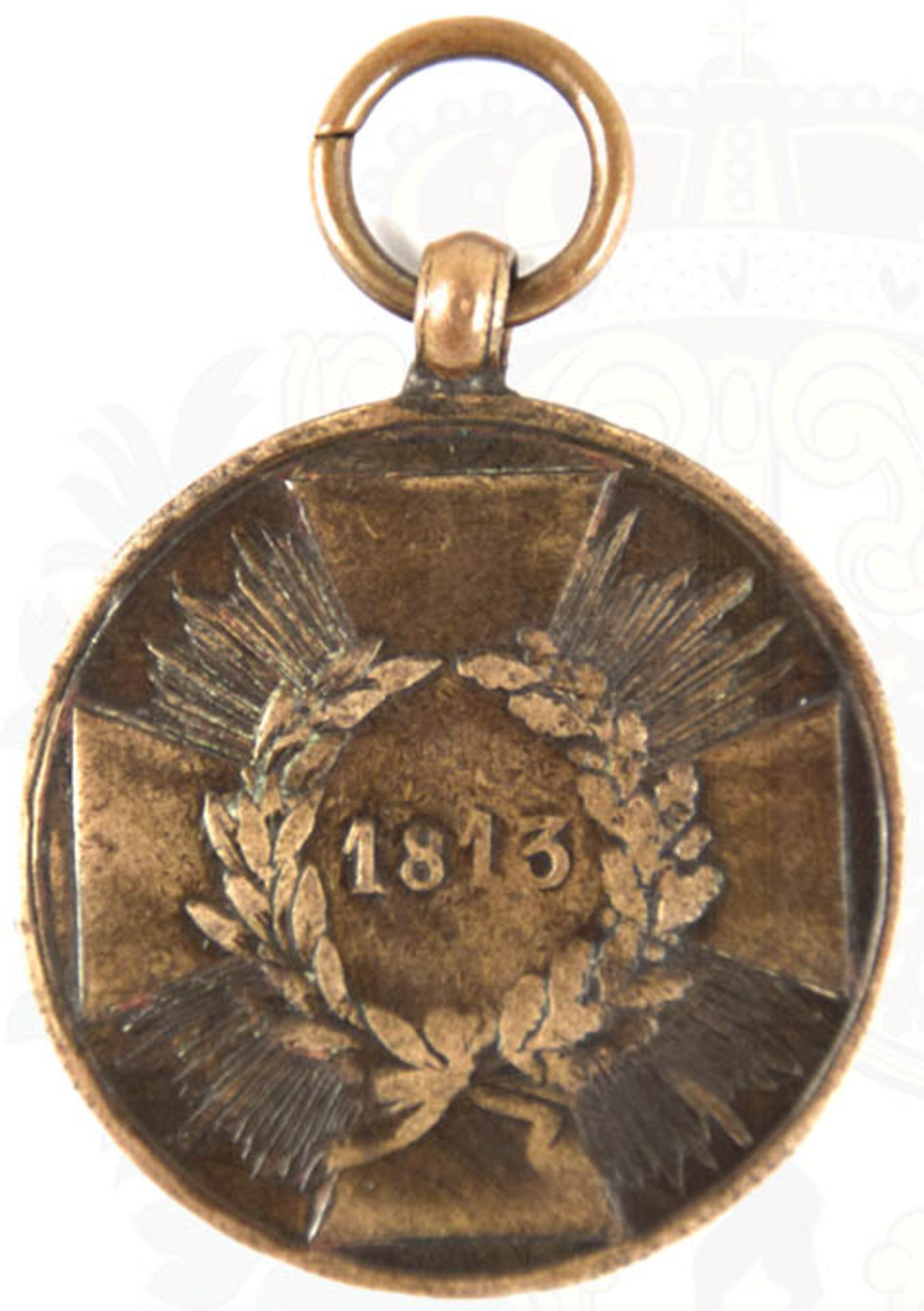 KRIEGSDENKMÜNZE 1813, Geschützbronze mit Randschrift, Kreuz mit scharfkantigen Armen, Patinierung