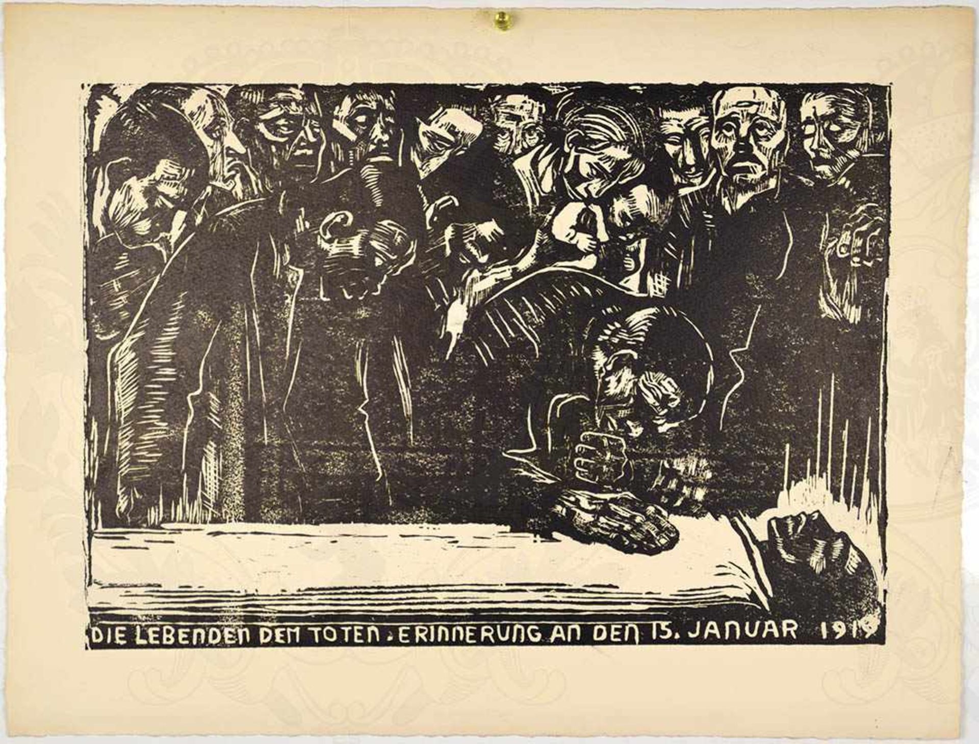 LINEOL-SCHNITT, „Die Lebenden dem Toten - Erinnerung an den 15. Januar 1919“, Menschenmenge an der