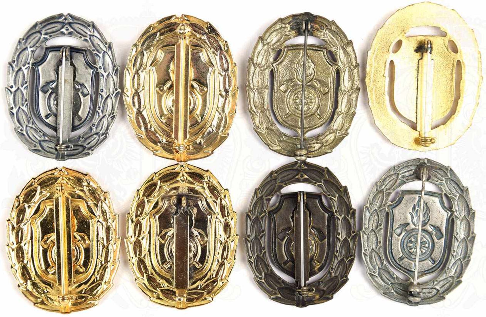 8 FEUERWEHR-LEISTUNGSABZEICHEN BAYERN, Bronze u. Silber, (je 2 St.), Gold, Gold/blau, Gold/grün u. - Bild 2 aus 2