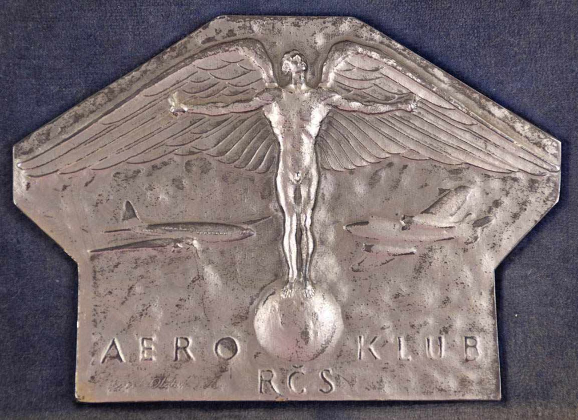 PLAKETTE AERO KLUB RCS, d. Tschechoslowakischen Luftfahr-Verband, Weißmetall/verslb., sign. „Karel - Bild 2 aus 2