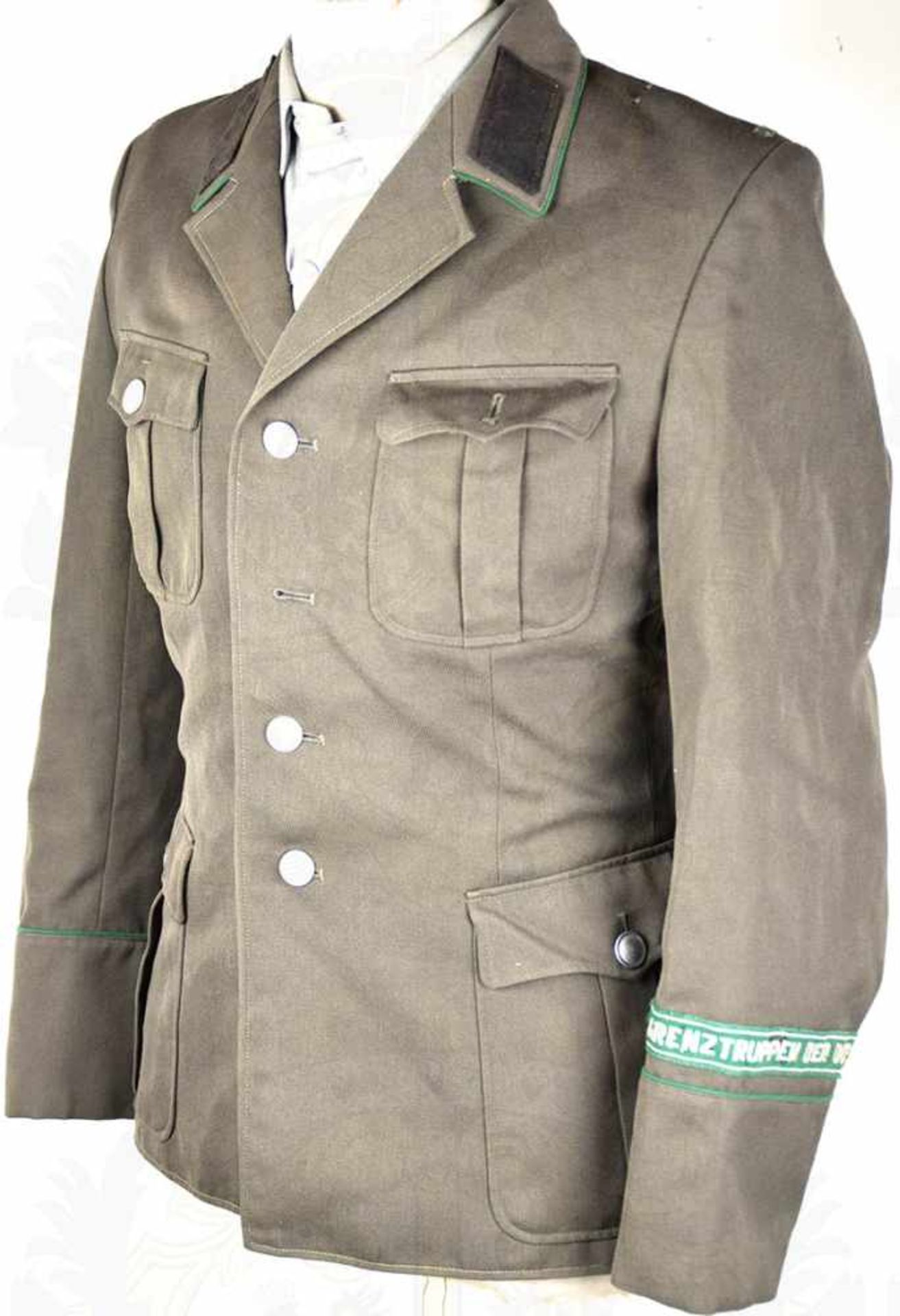 UNIFORM-KONVOLUT, Feldjacke für Mannschaften der Grenztruppen, Schulterklappen u. Kragenspiegel- - Bild 3 aus 4