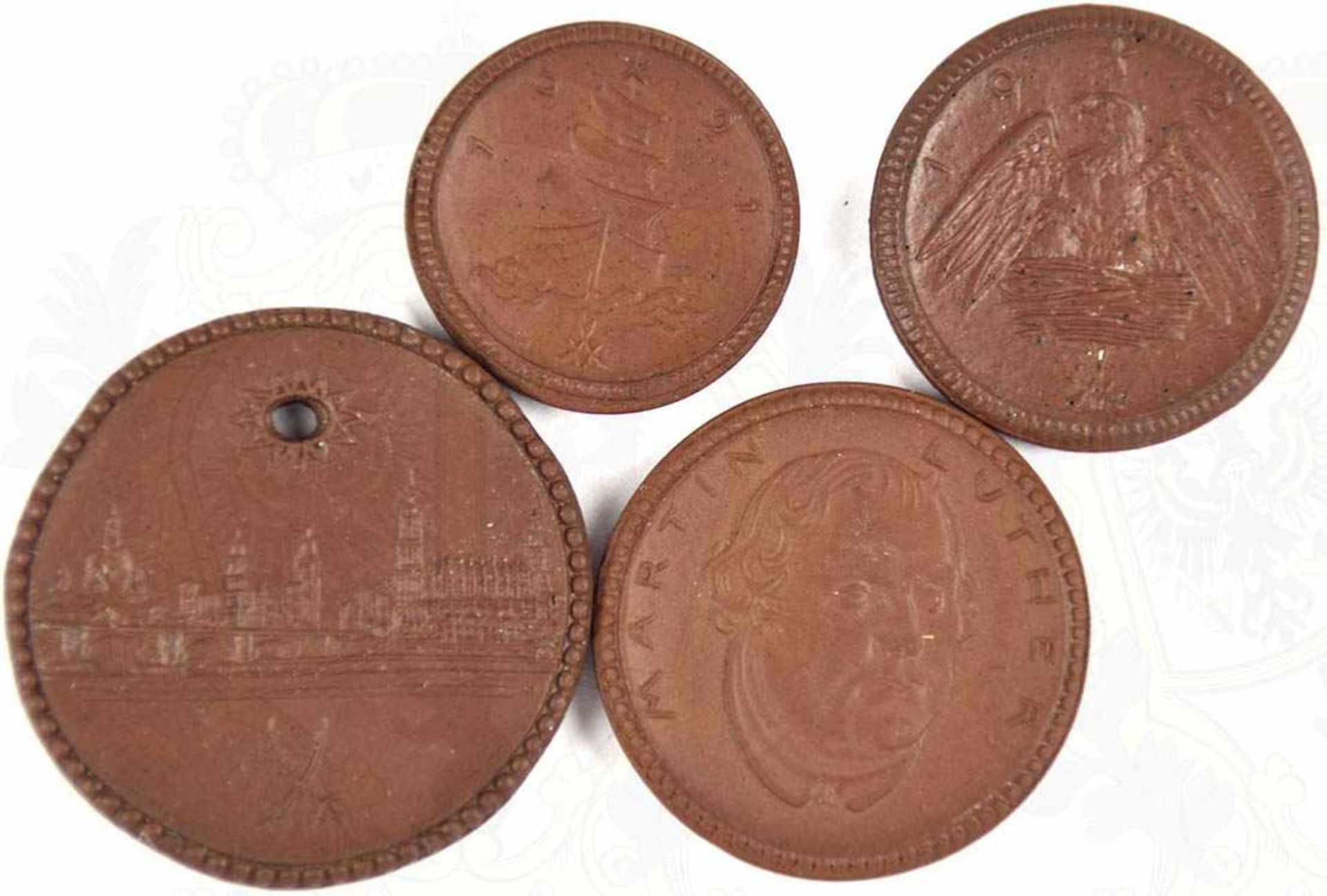 3 MÜNZEN, Böttgersteinzeug, 2x Sachsen, 1 u. 2 Mk.; 1x Eisenach, 1 Mk., 1921; dazu Med. „Einheit