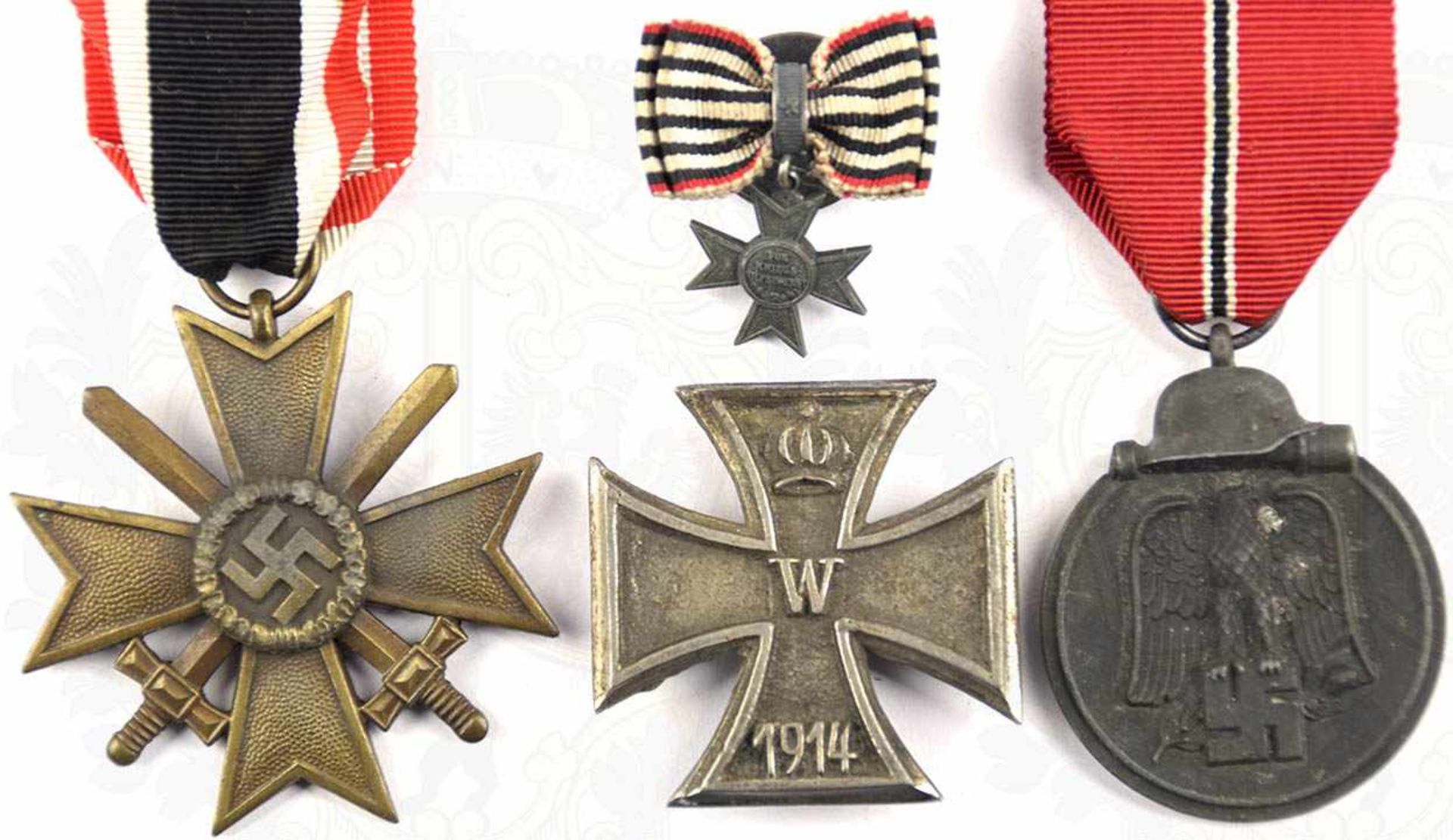 KONVOLUT EHRENZEICHEN: KVK 2. Klasse mit Schwertern, Bronze; Med. Winterschlacht im Osten, Feinzink,