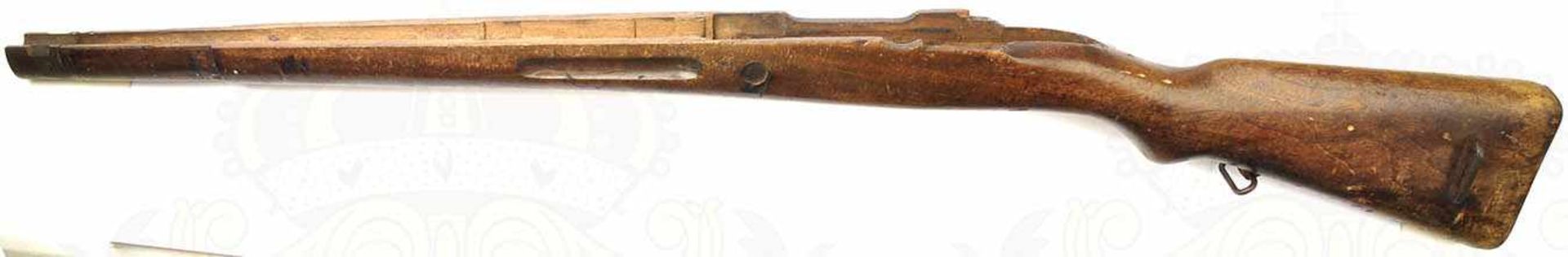 HOLZ-SCHAFT f. e. Gewehr o. Karabiner, 1. H. 20. Jhd., 2 Riemen-Ösen u. Lauf-Bef.-Schraube,