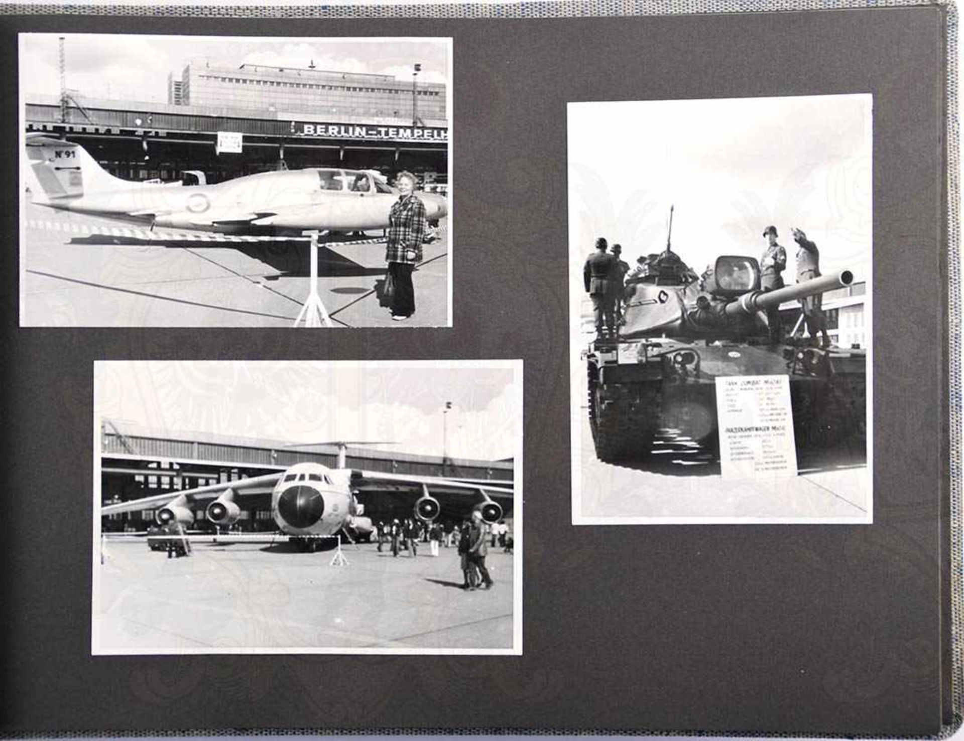 FOTOALBUM FLUGHAFEN BERLIN-TEMPELHOF, Tag der offenen Tür der US-Streitkräfte um 1960, m. 22 Fotos