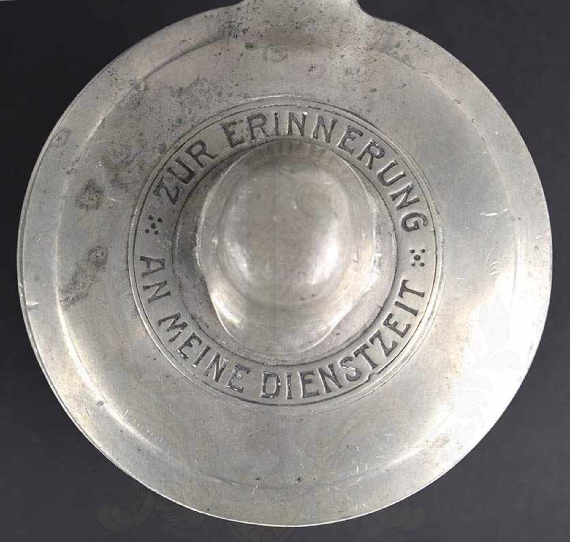 DIENSTZEIT-ERINNERUNGSKRUG der Minenwerfer-Kompanie 21, ca. 0,5 L., Zinn, schaus. relief. - Image 2 of 3