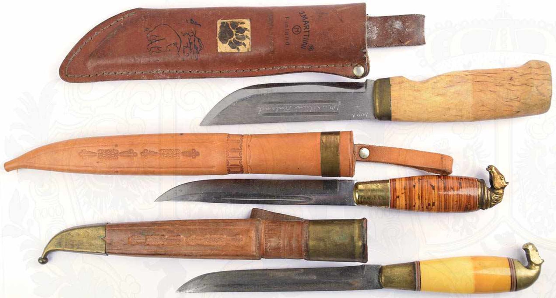 3 FINNEN-MESSER, einschneidige Keilklingen, jew. beids. mit Hohlbahnen, L. 12,5-14,5 cm, 2x finn.