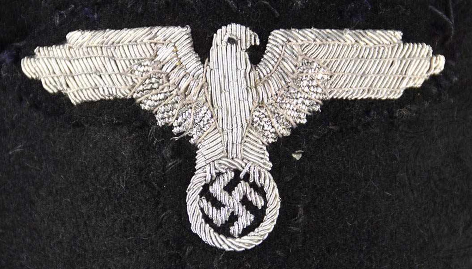 FELDJACKE FÜR HAUPSTURMFÜHRER der SS-Panzer-Gren.-Div. Totenkopf, schwarzes Tuch, entspr. - Image 4 of 5