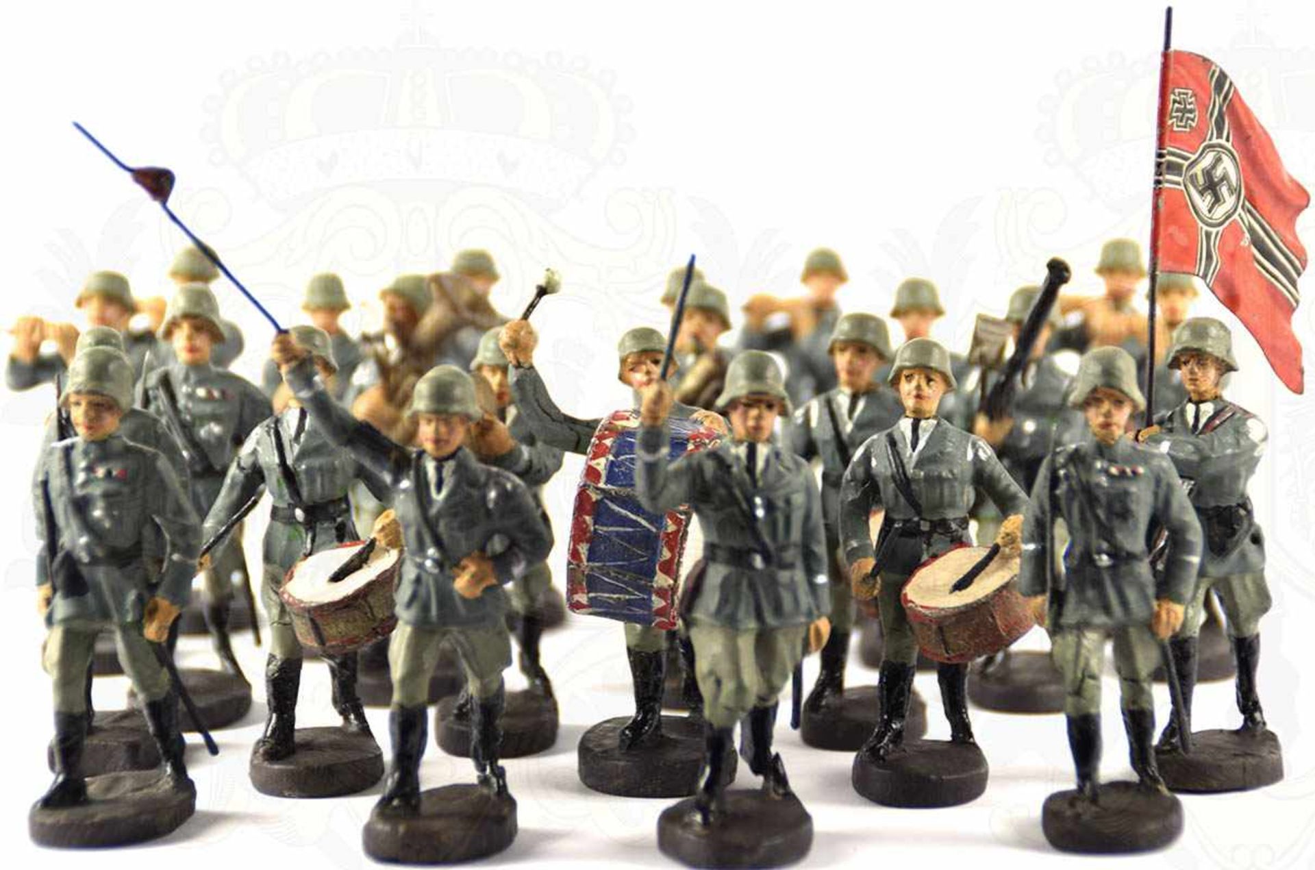MUSIKZUG DER WEHRMACHT, 24 Figuren, dabei: Musikmeister, 4 Offiziere mit Säbel, Mannschaften mit - Image 2 of 2