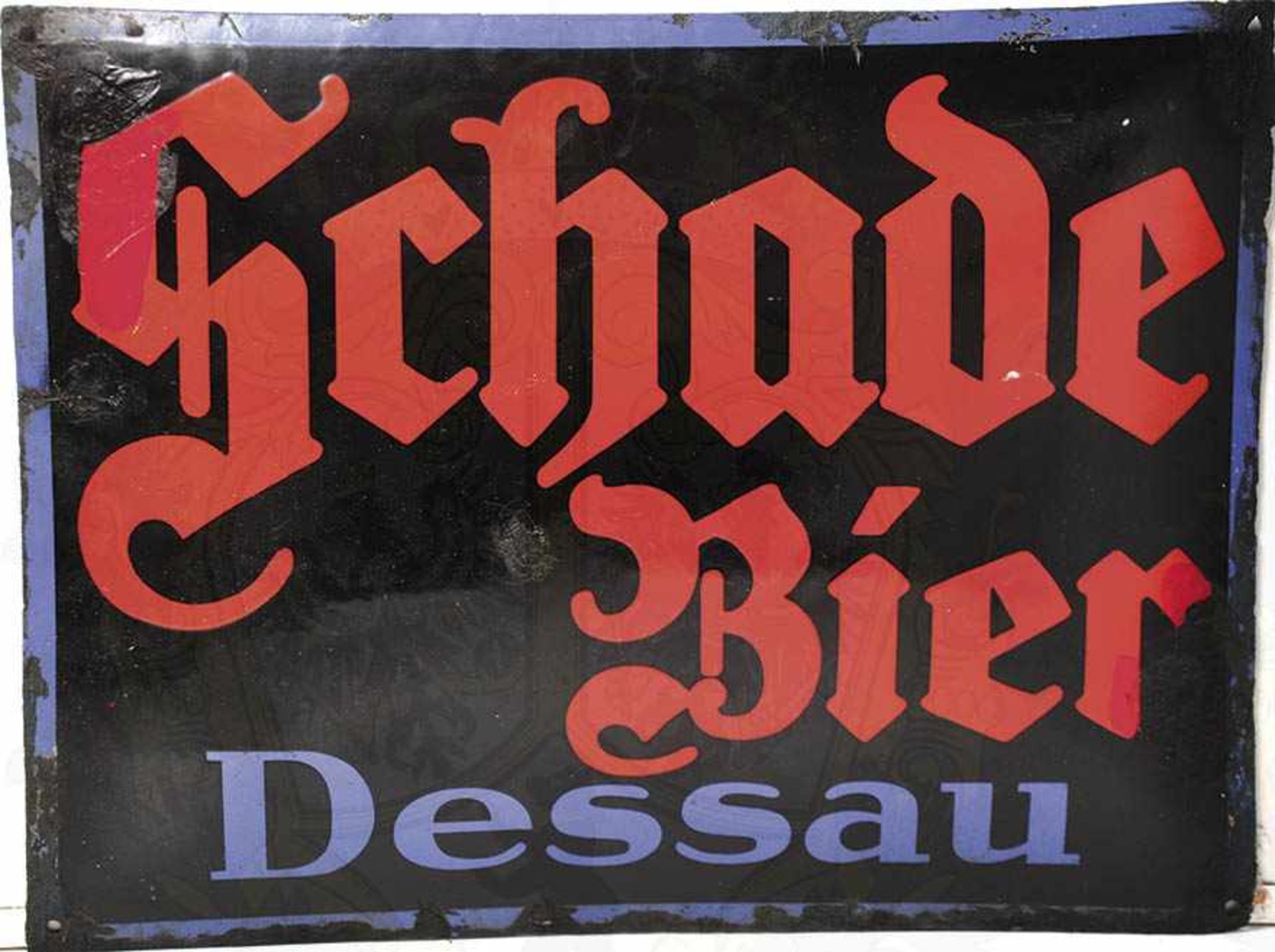 WERBE-SCHILD „SCHADE BIER DESSAU“, Eisenblech, schwarz emaill., Schriftzüge u. Rand rot u. blau