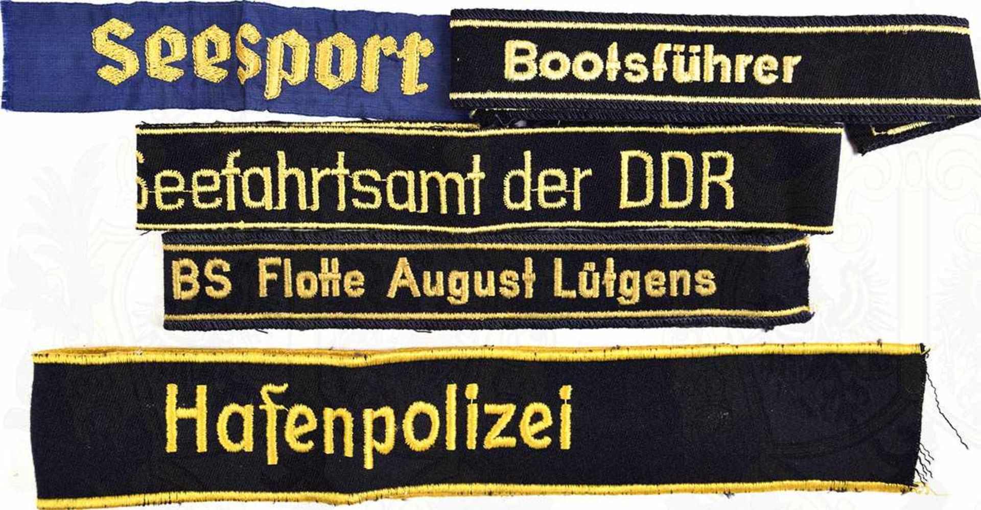 5 ÄRMELBÄNDER, „Hafenpolizei“; „Seefahrtsamt der DDR“; „Bootsführer“; „BS Flotte August Lütgens“; „