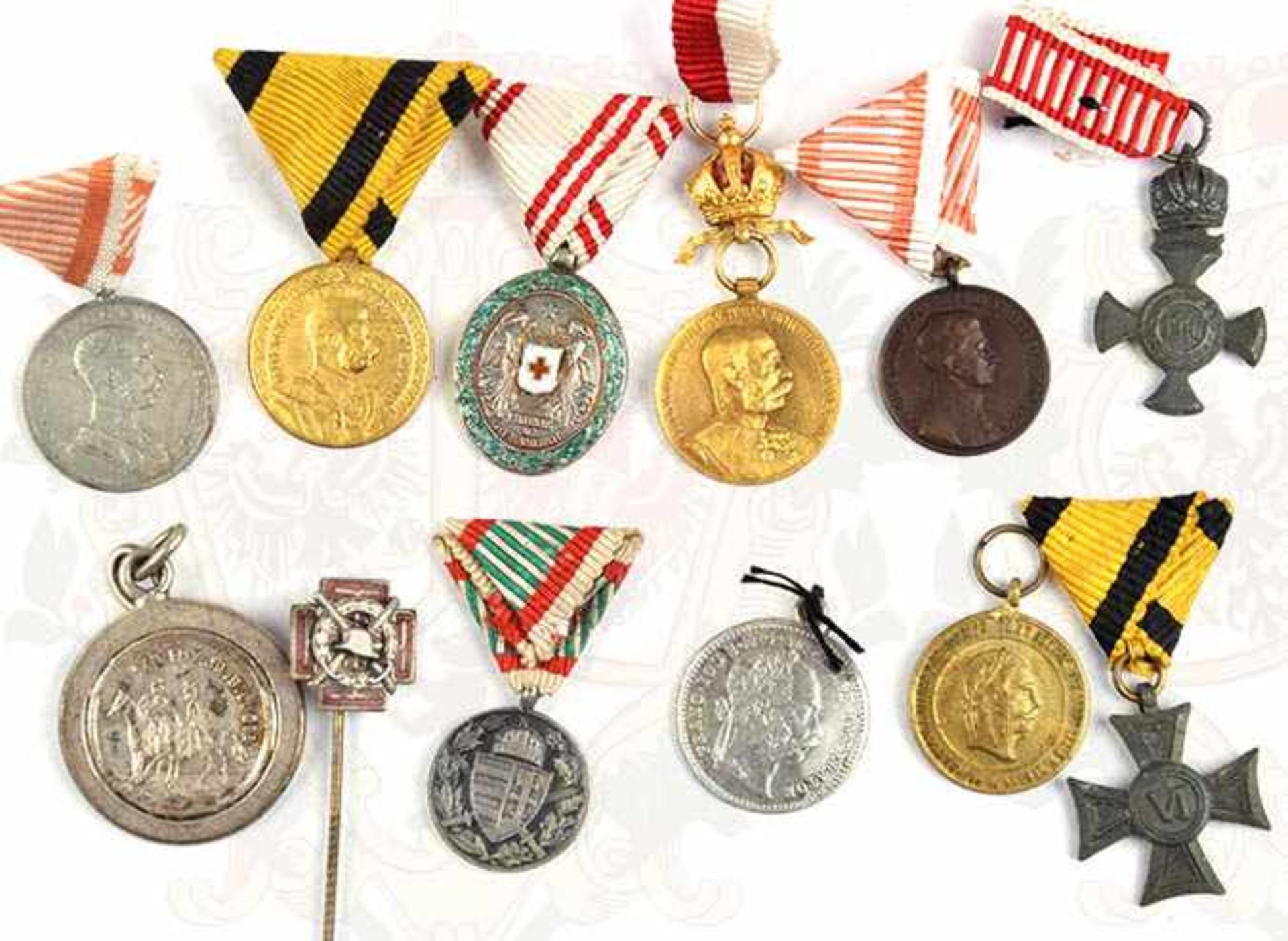 10 MINIATUREN, dabei: Kriegsmedaille 1873; Jubiläums-Erinnerungsmed. 1898 mit Krone; Eisernes