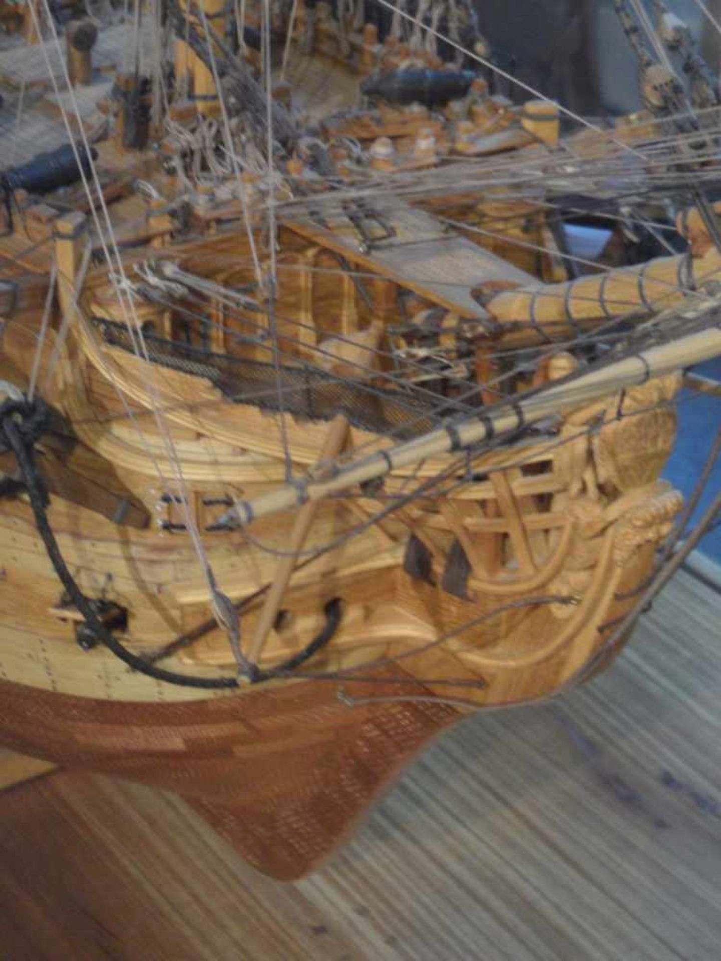 MODELL SEGELLINIENSCHIFF HMS VICTORY, äußerst detailliertes, vollständig in Handarbeit gefertigtes - Bild 25 aus 27