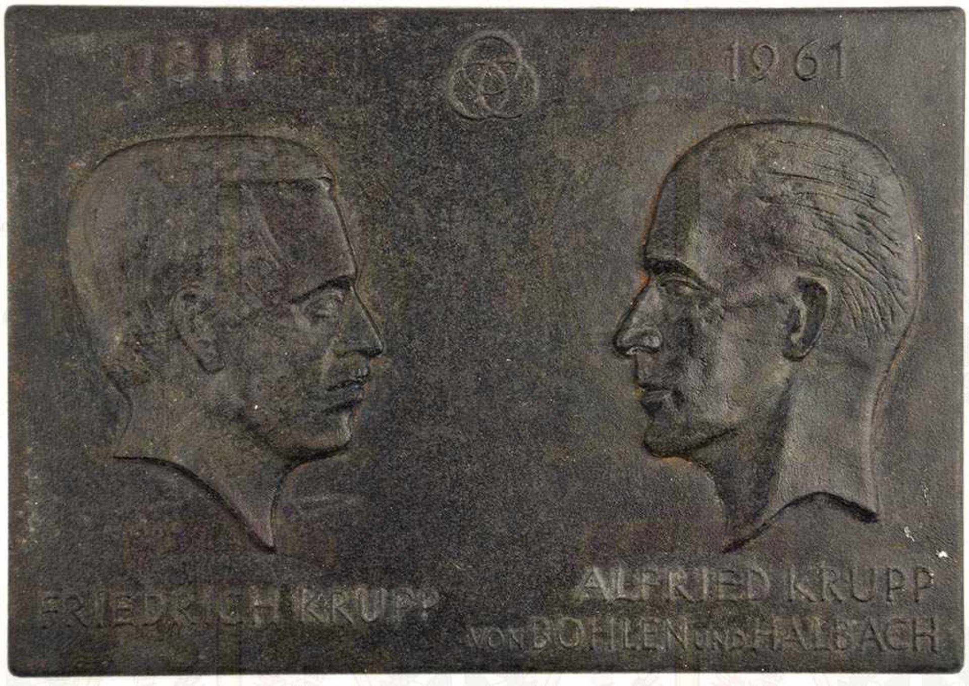 PLAKETTE 150 JAHRE KRUPP 1811-1961, Eisenguß/geschwärzt, m. Portraits v. Friedrich Krupp u. Alfred