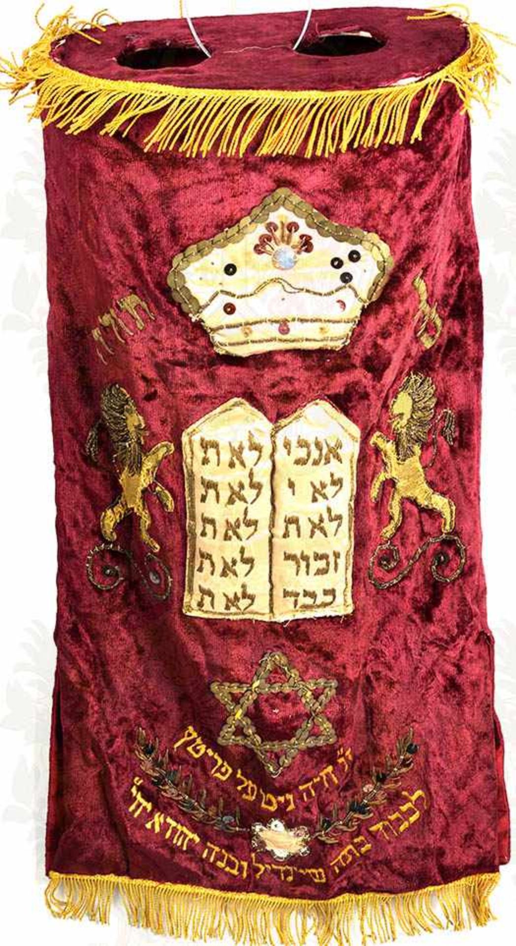 TORA-MANTEL, dient zum Schutz u. der Aufbewahrung der Torarolle in der Synagoge, weinroter