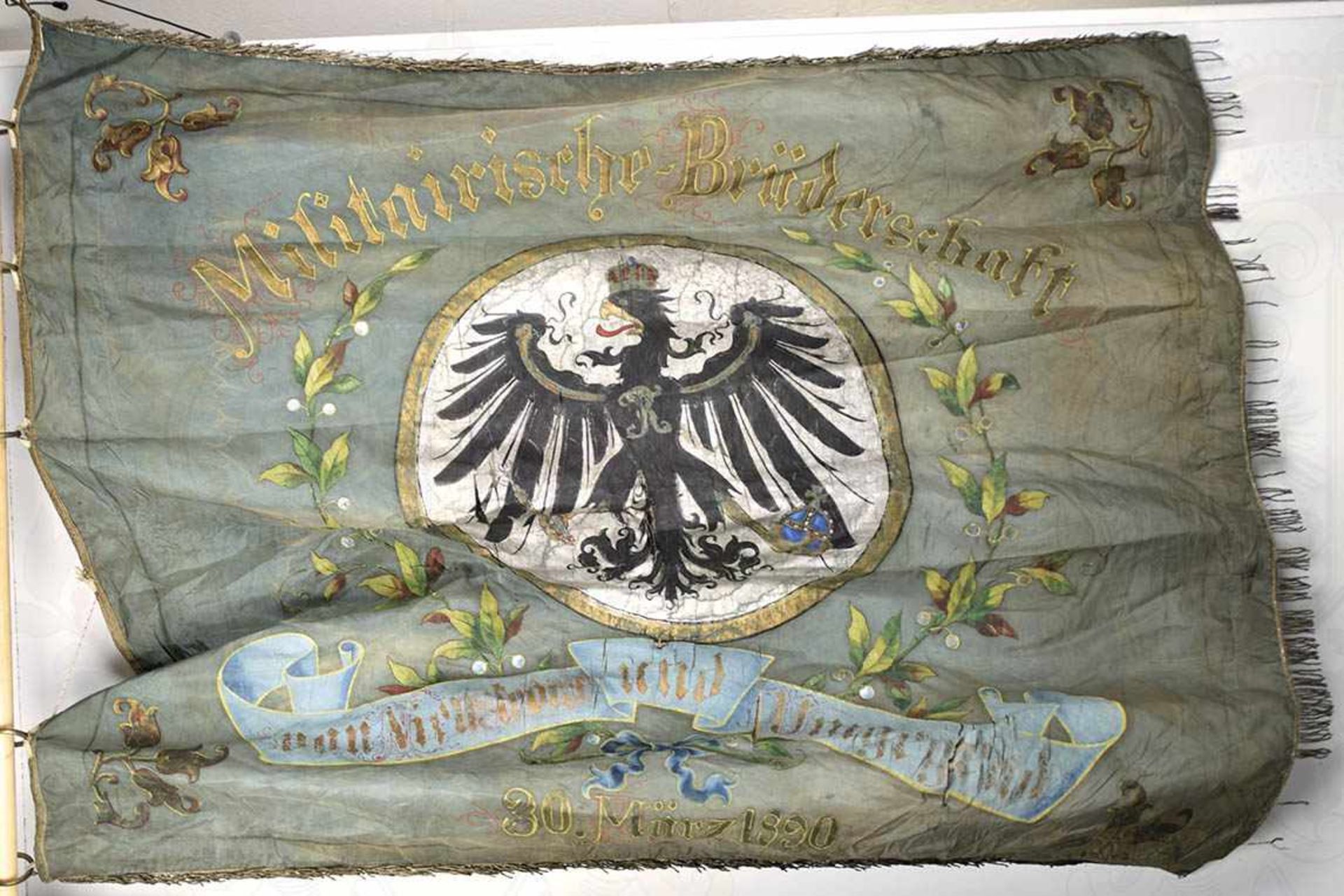 KRIEGERVEREINS-FAHNE „MILITAIRISCHE BRÜDERSCHAFT“, „von Nienstedten und Umgegend 30. März 1890“,