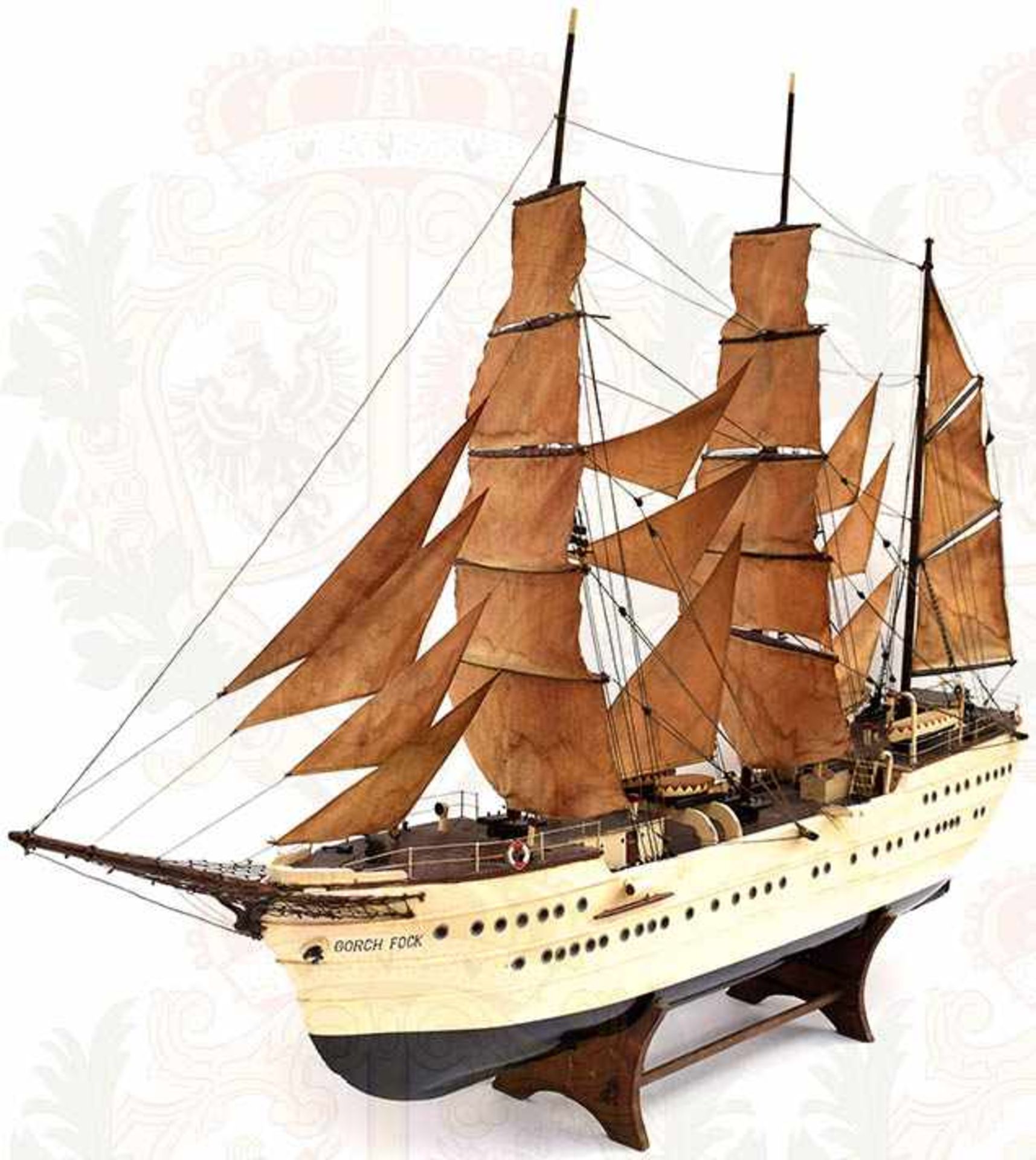 MODELL SEGELSCHULSCHIFF GORCH FOCK II, detaillierte Fertigung um 1960, Rumpf aus Holz, weiß/ - Bild 13 aus 16