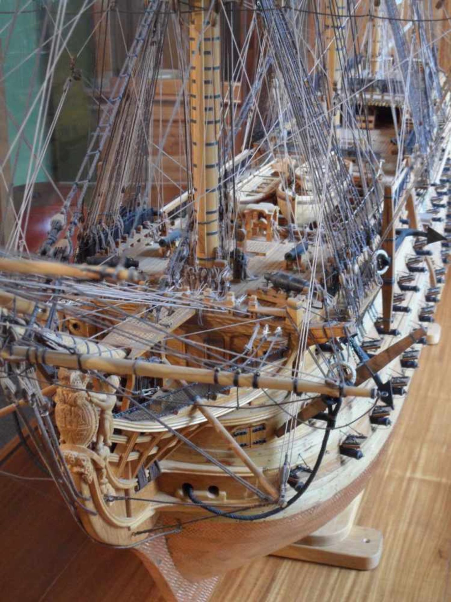 MODELL SEGELLINIENSCHIFF HMS VICTORY, äußerst detailliertes, vollständig in Handarbeit gefertigtes - Bild 18 aus 27