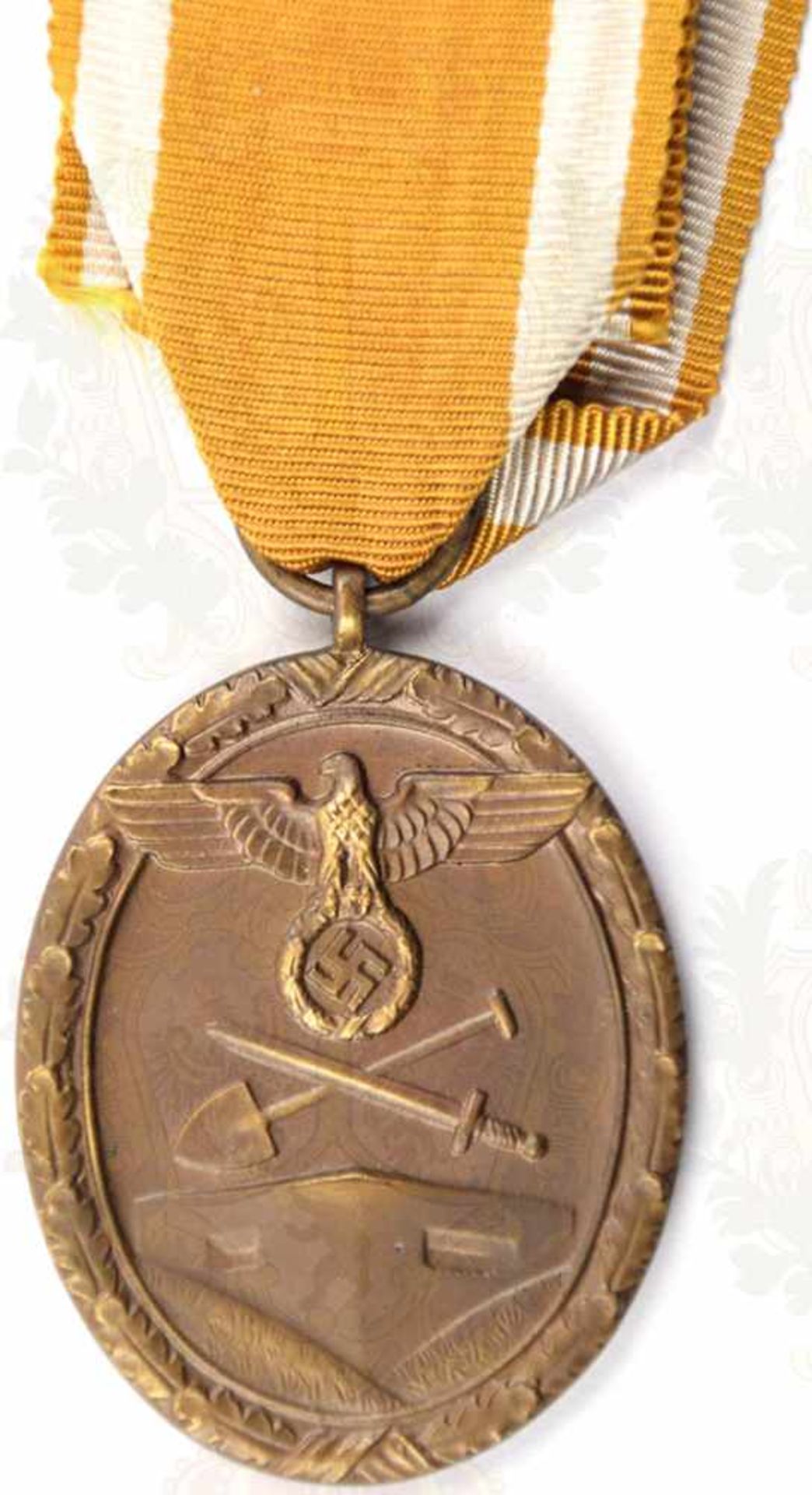 NACHLAß EINES OBERFELDWEBELS, Dt. Schutzwall-Ehrenzeichen, Bronze, am Band, m. VU u. - Bild 2 aus 3