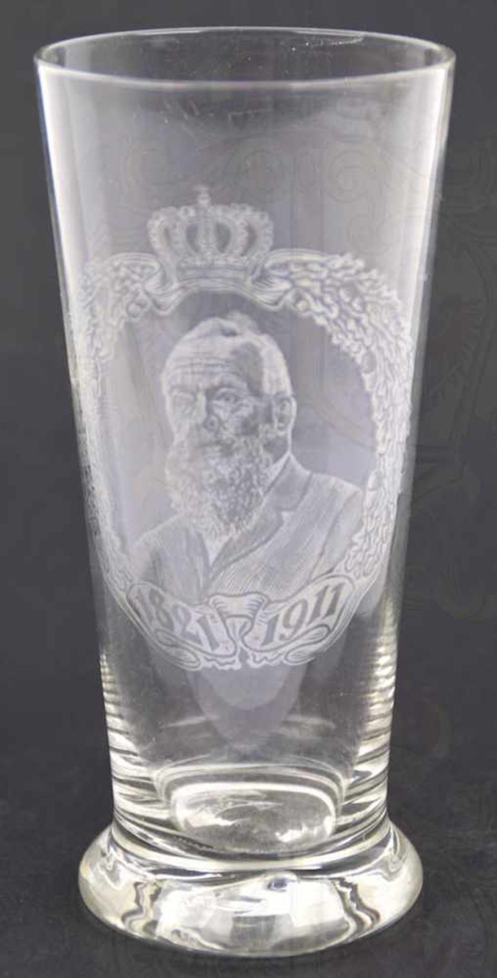 JUBILÄUMS-TRINKGLAS zum 90. Geburtstag von Prinzregent Luitpold von Bayern (1821-1912), klares Glas,