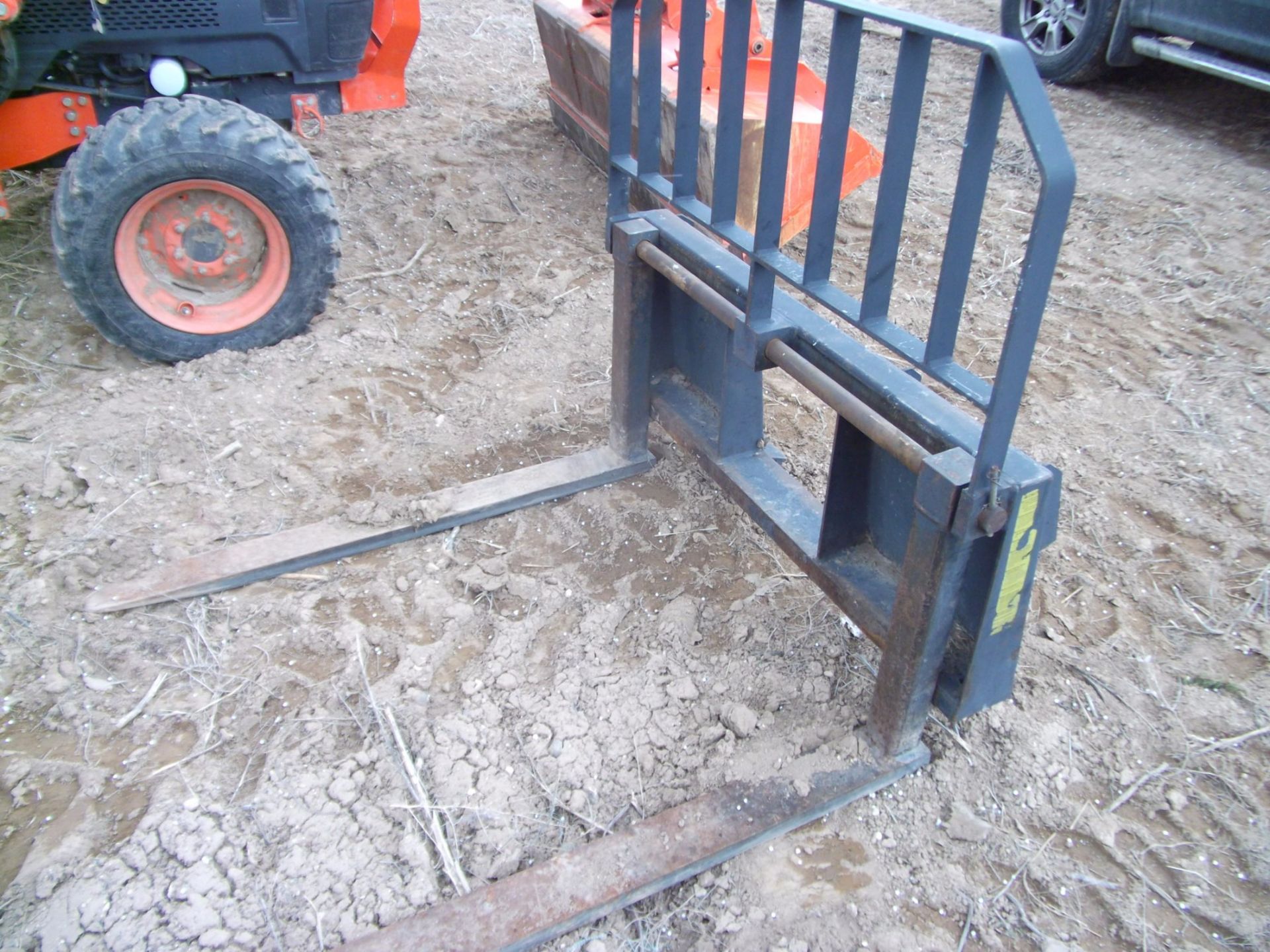 Kubota quick attach pallet fork