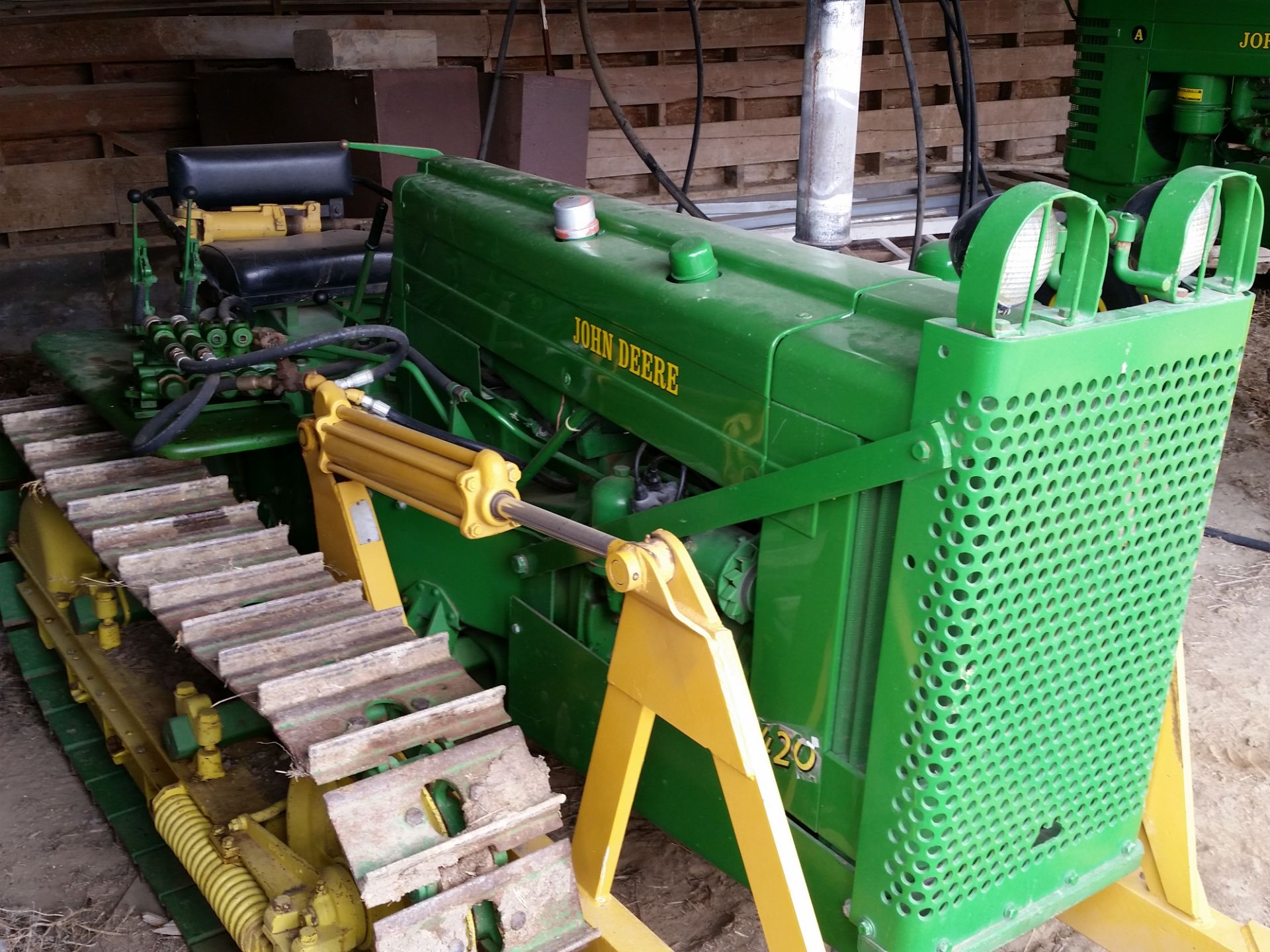 JD 420 crawler front dozer 3pt restored - Image 2 of 4