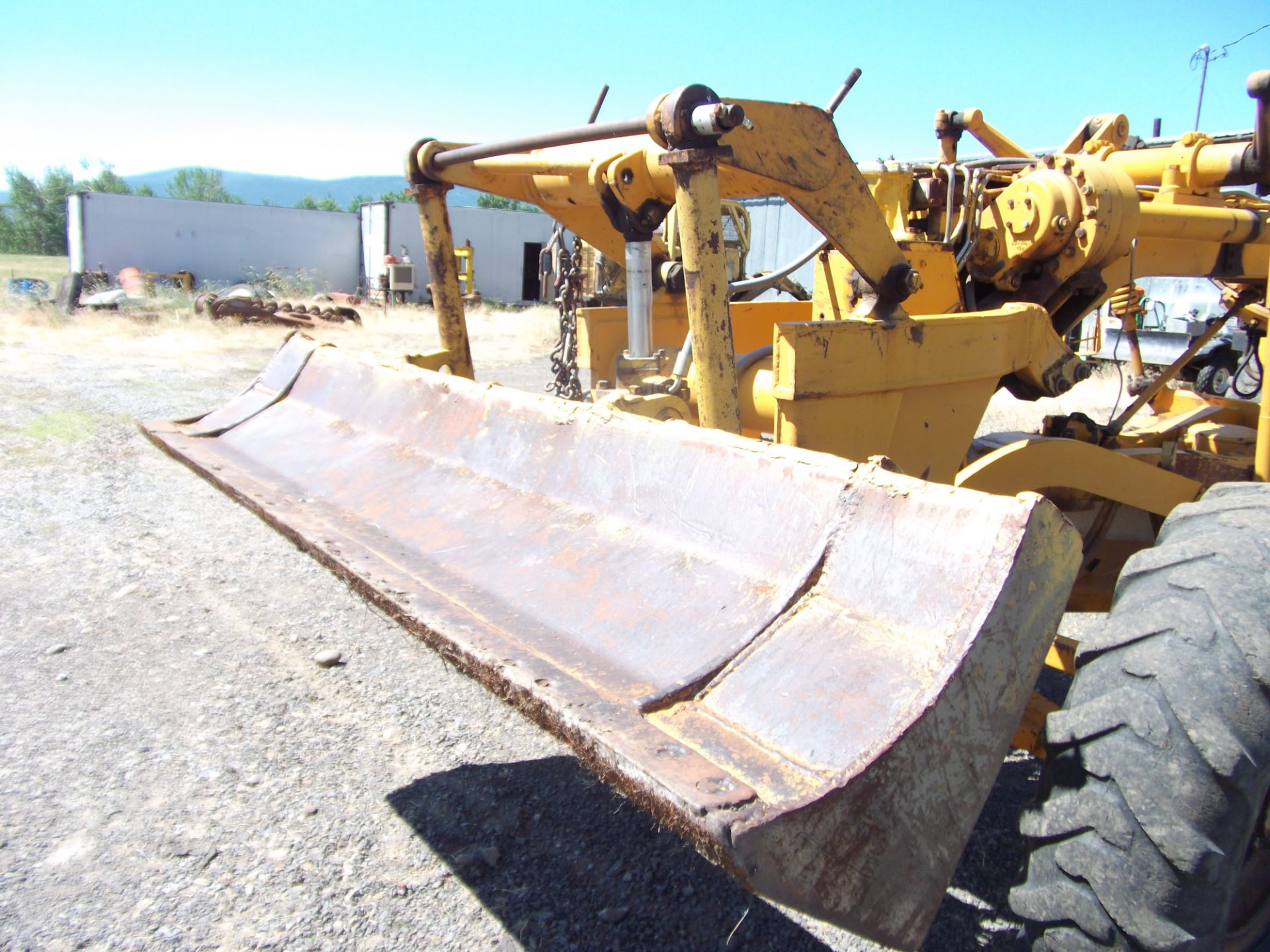 Caterpillar 12 F road grader 12' - Image 7 of 8