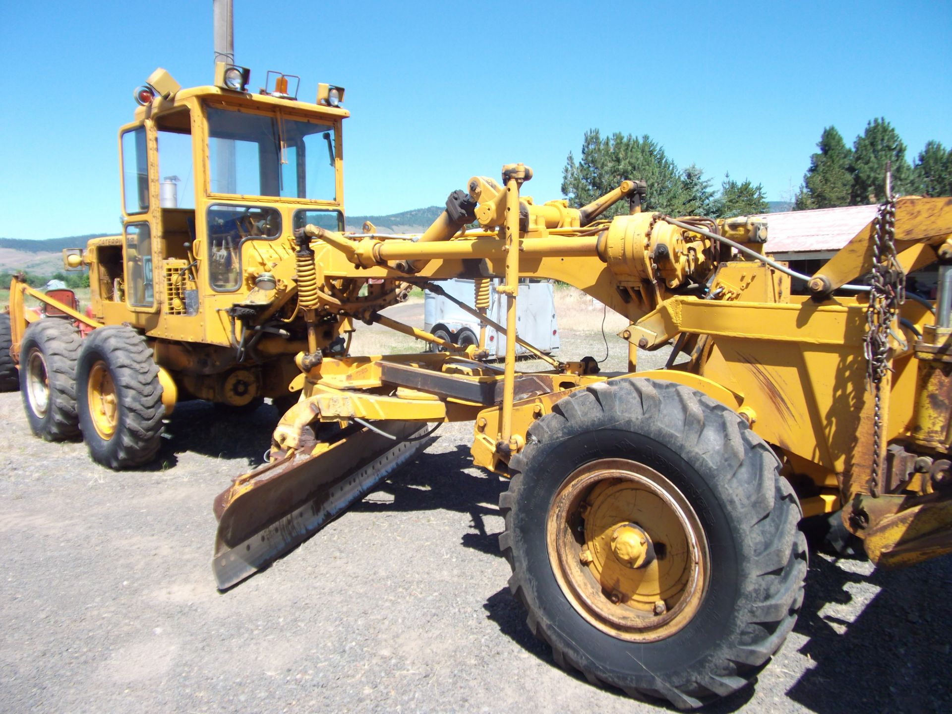 Caterpillar 12 F road grader 12' - Image 2 of 8