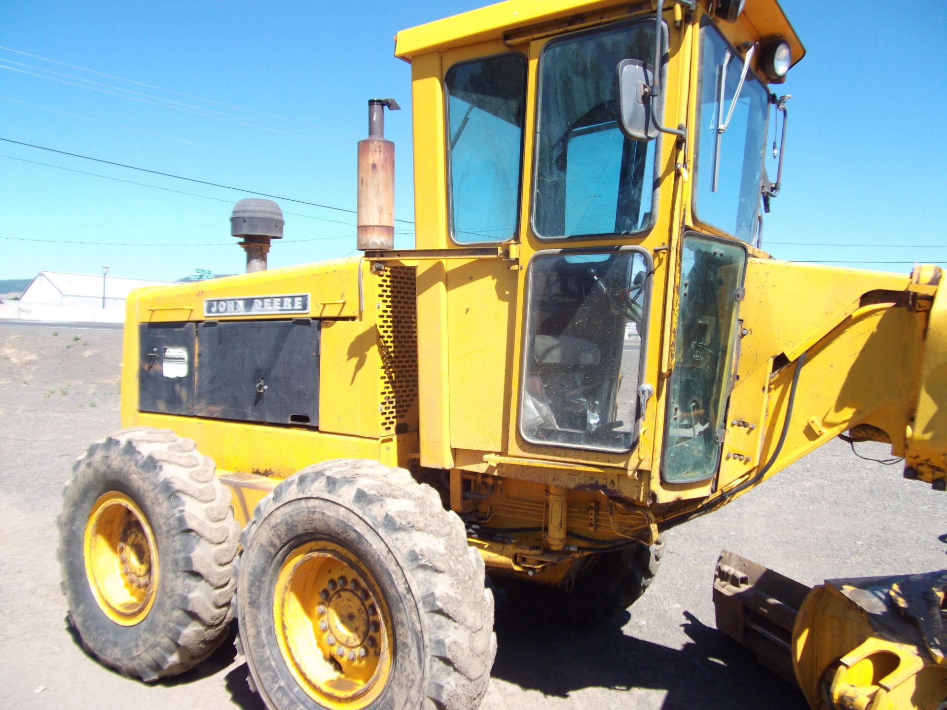 John Deere 770 A road grader 12', 2500 hrs on new engine, 6400 hrs total - Image 2 of 5