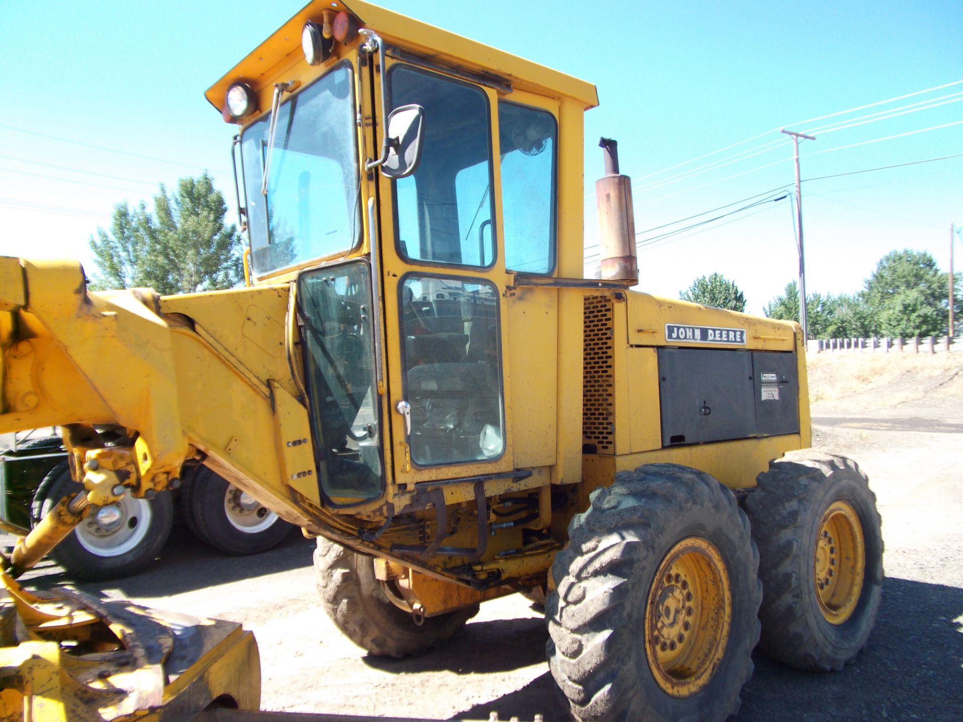 John Deere 770 A road grader 12', 2500 hrs on new engine, 6400 hrs total - Image 3 of 5