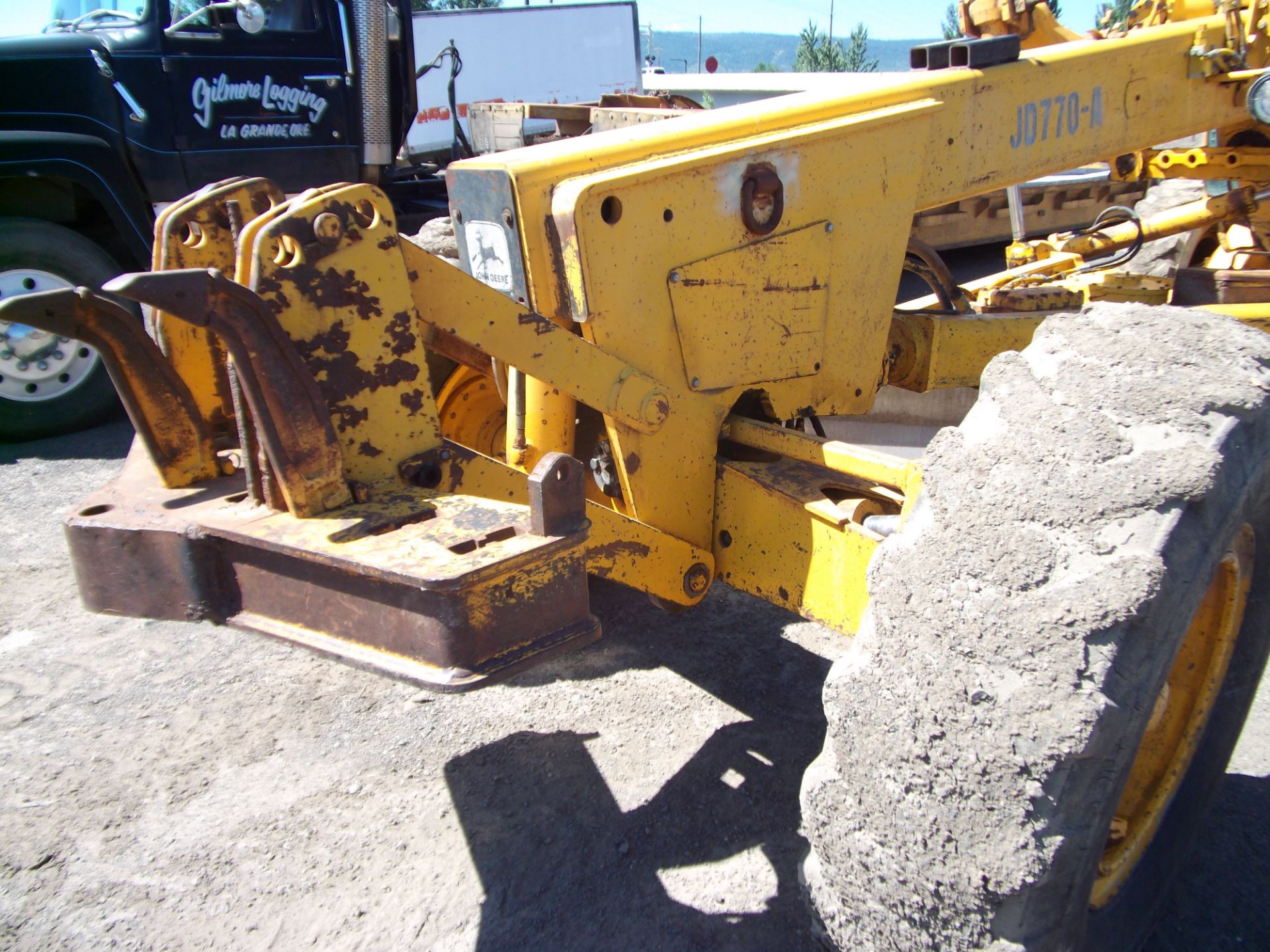 John Deere 770 A road grader 12', 2500 hrs on new engine, 6400 hrs total - Image 5 of 5