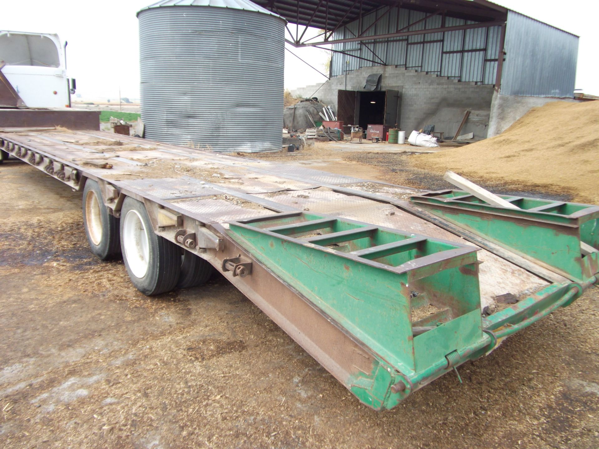 1- 1985 Great Dane 45’ step deck semi-trailer fold out sides & ramps - Image 2 of 3