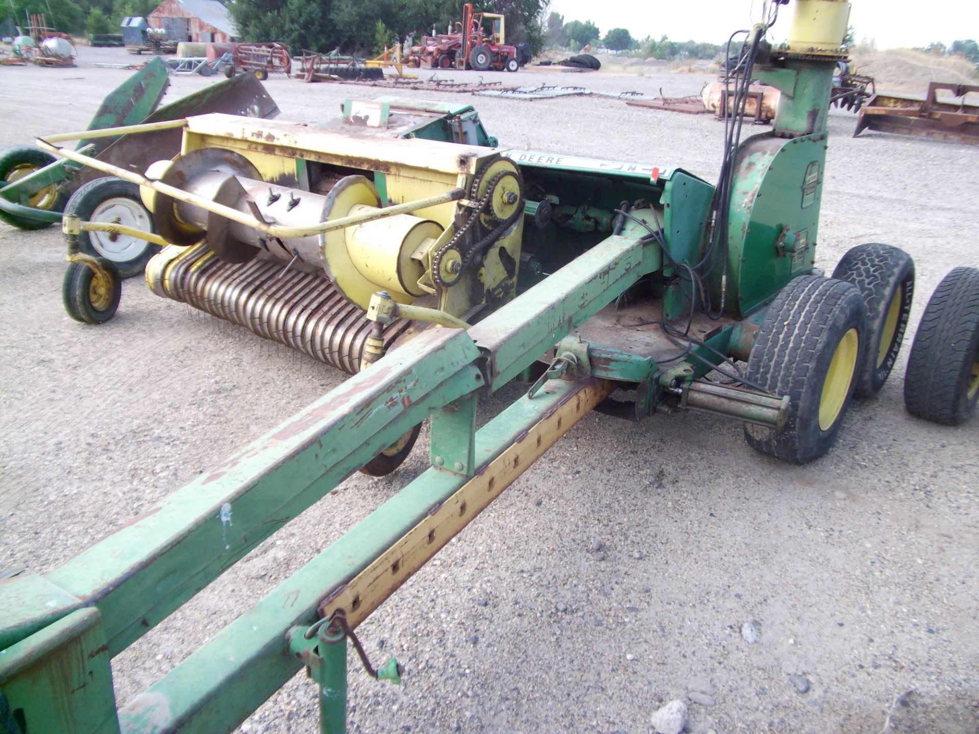 1- JD 3690 PTO pull type chopper w/ hay head and 1 for parts - Image 4 of 5