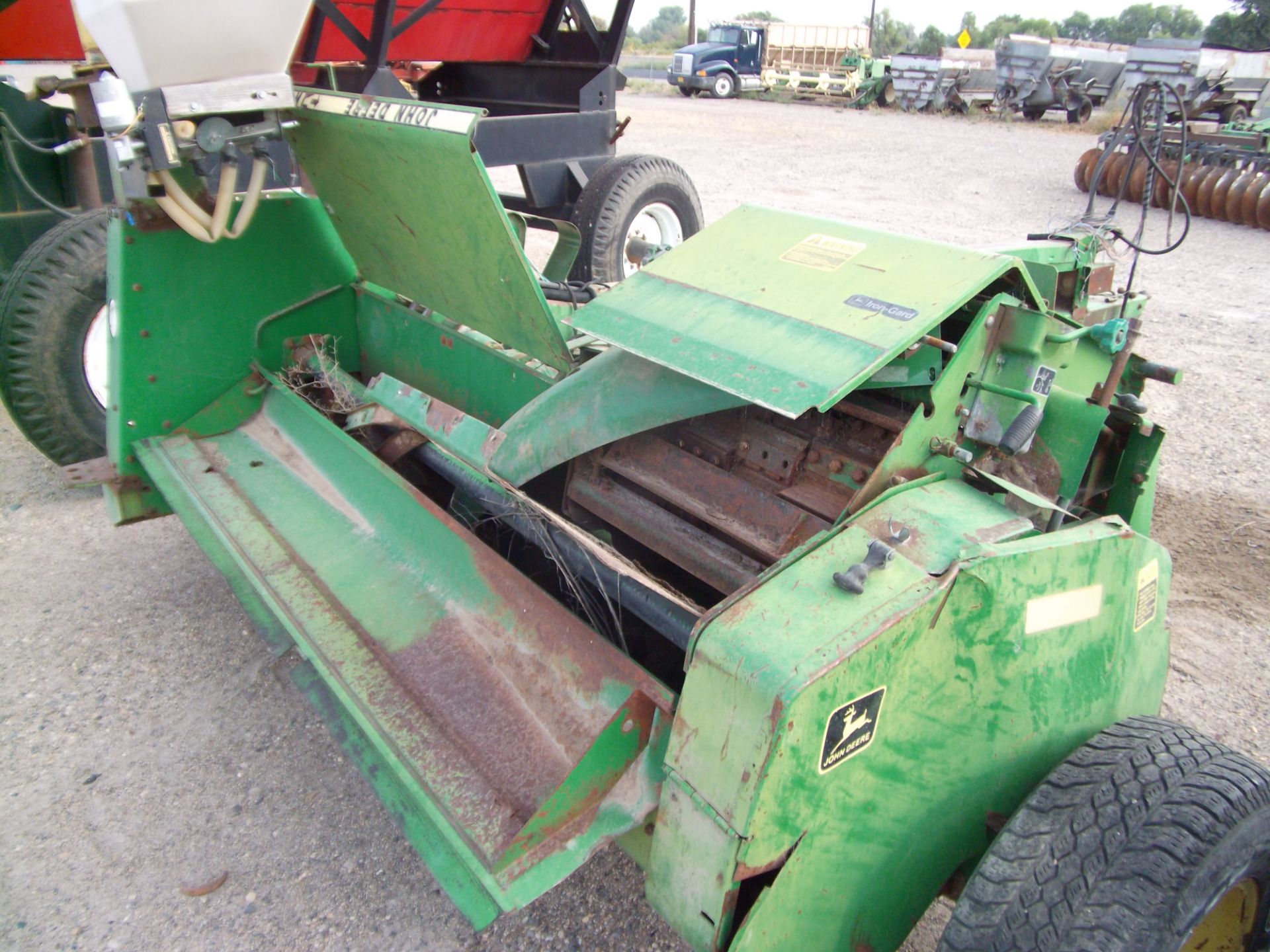 1- JD 3690 PTO pull type chopper w/ hay head and 1 for parts - Image 3 of 5