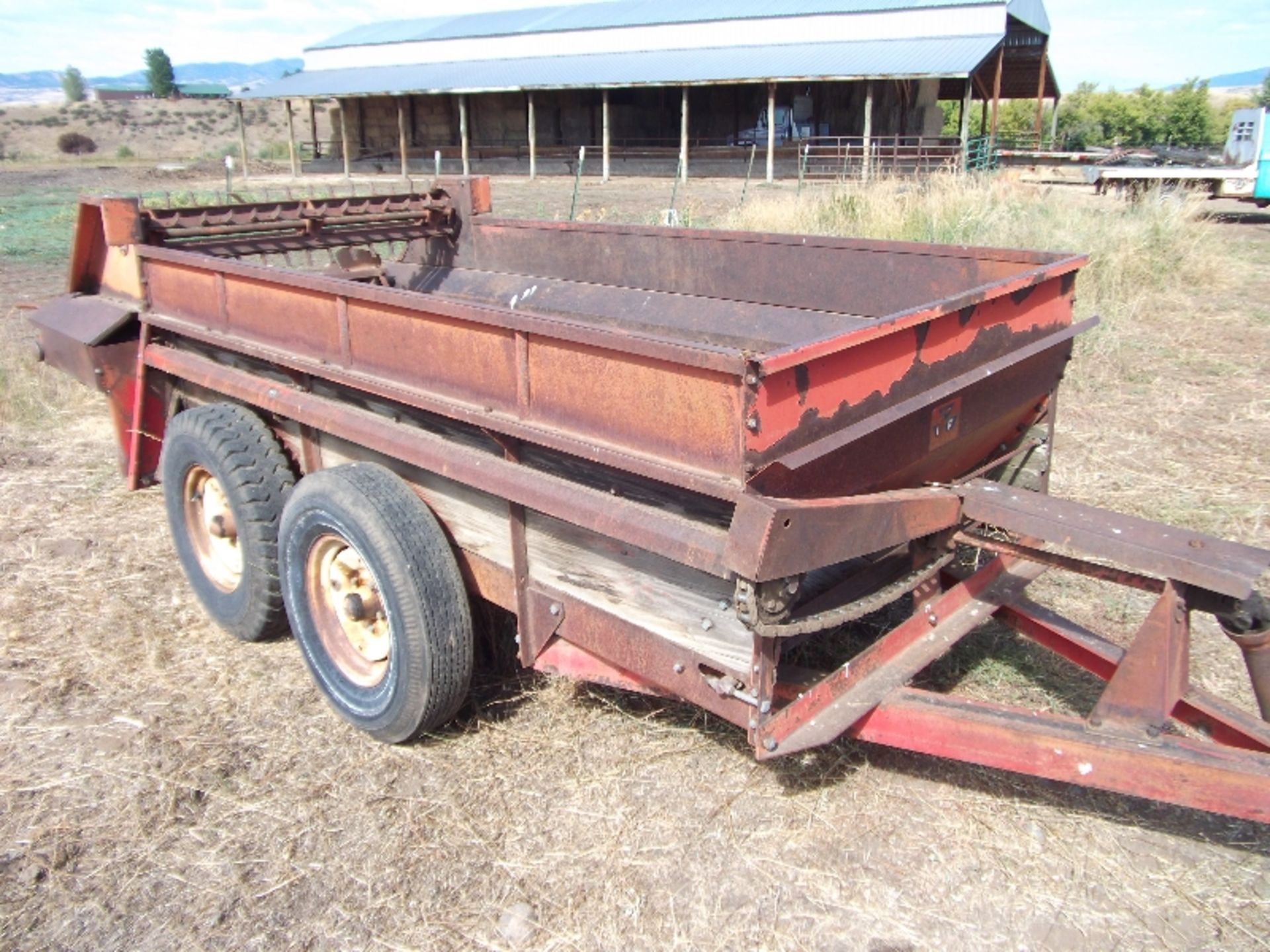 MF tandem axle PTO manure spreader