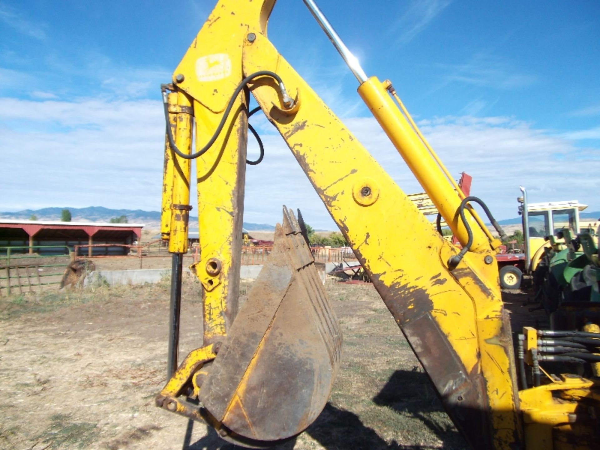 JD 500A backhoe gas engine - Image 5 of 10