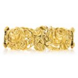 Fuset y Grau Pulsera floral novecentista, hacia 1923 Oro con decoración de roleos de rosas.