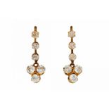 Pendientes modernistas de diamantes, hacia 1900 Oro rosa y diamantes talla brillante antigua, 1,46