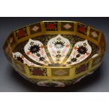 A Royal Crown Derby 1128 Imari octagonal bowl, 22cm diameter,
