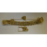 A 9ct gold gate link bracelet, 14.