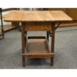 An early 20th century oak/side serving table c.