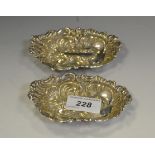 A pair of late Victorian/Edwardian silver shaped oval trinket dishes, Birmingham 1901, 41.