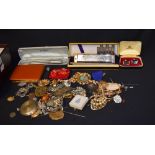 Boxes and Objects - costume jewellery including brooches, a yellow metal signet ring, cufflinks,