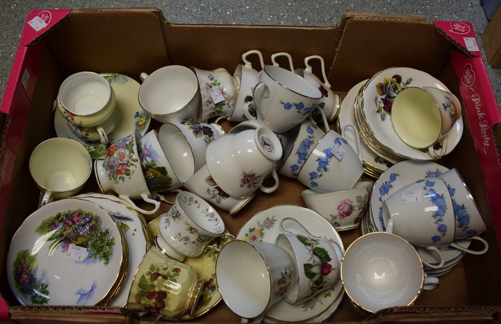 Ceramics - a Colclough tea set for six comprising cups,