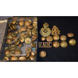 Militaria - late 19th century and later regimental brass buttons, cap badges,