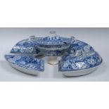 An early 19th century Chinaman and Vase pattern part supper set,