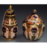 Royal Crown Derby - a lidded 1128 pattern jar, 1912 cypher,