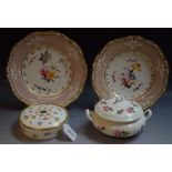 Ceramics - a graduated pair of Spode Felspar cabinet plates,