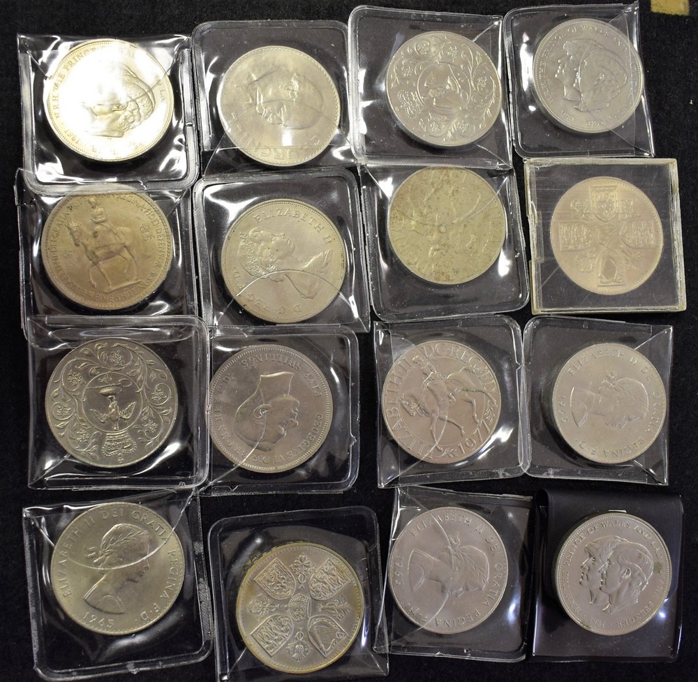 UK Crown sized coins (5/-, 25p etc) sixteen Elizabweth II & 1951, all A/unc.