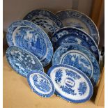 Blue and White - an English Pearlware oval spoon dish, c.